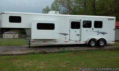 2014 Shadow 3 Stall Horse Gooseneck