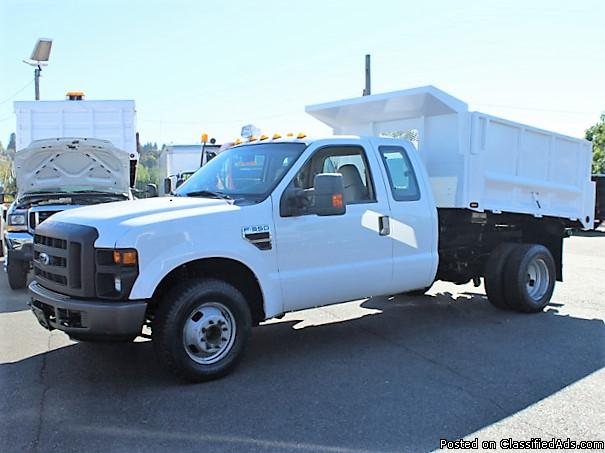 #6064: 2008 FORD F350 SD Extra Cab Solid Side Dump Truck