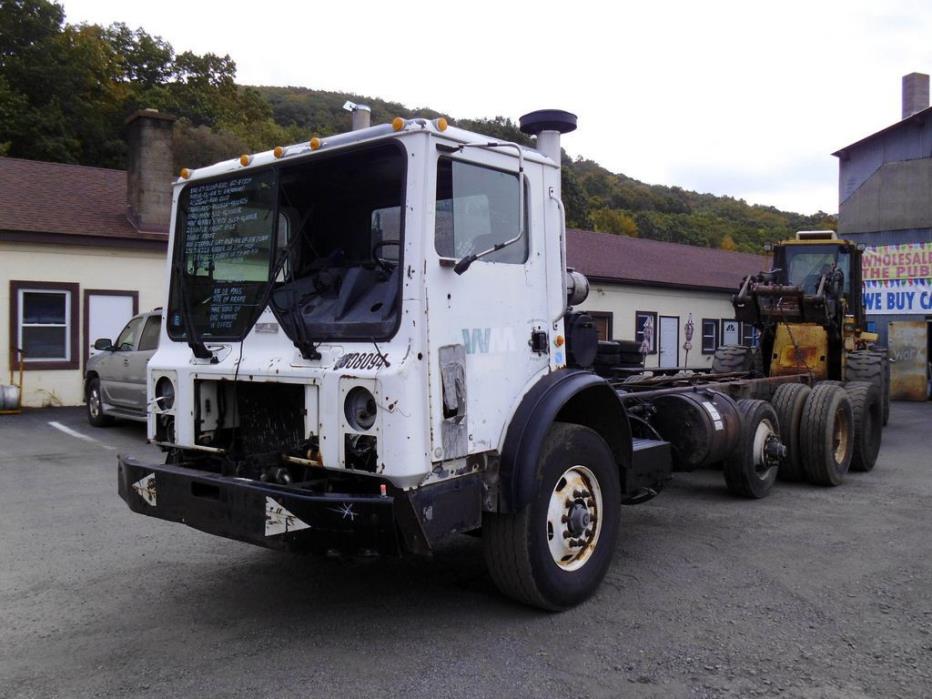 2002 Mack Mr688s  Salvage Truck