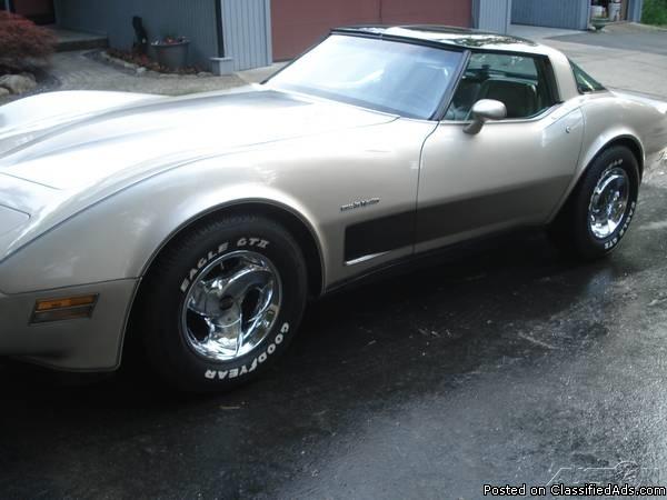 1982 Chevrolet Corvette Collector Edition For Sale in Madison Heights, Michigan...