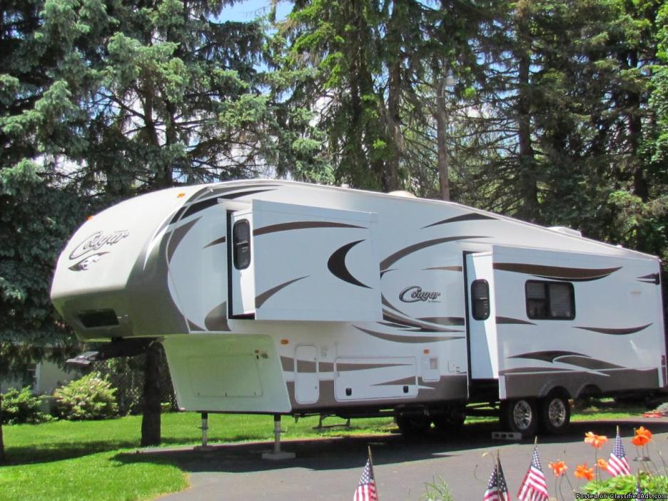 2012 Keystone Cougar Fifth Wheel