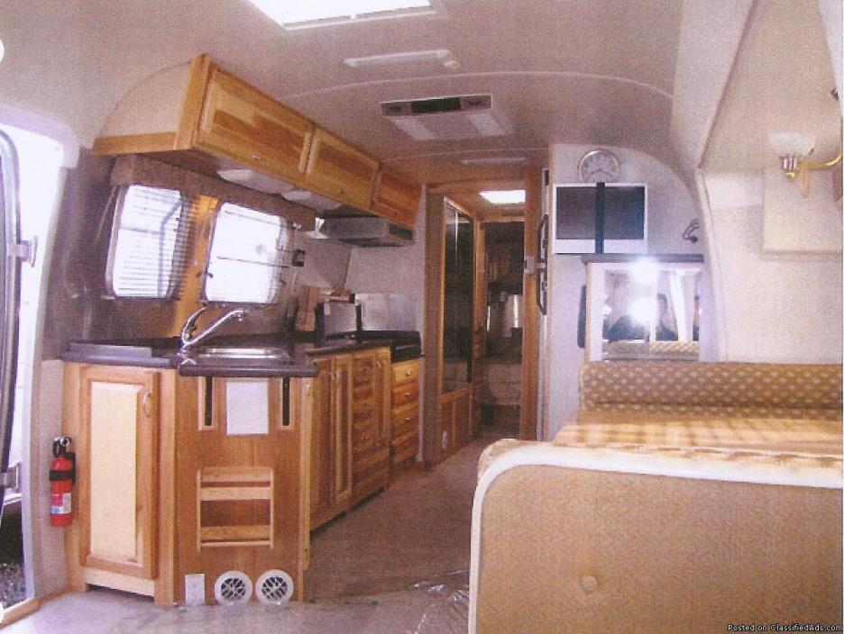 Airstream Classic Limited Trailer