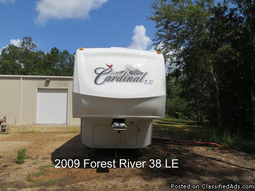 2009 Cardinal by Forest River