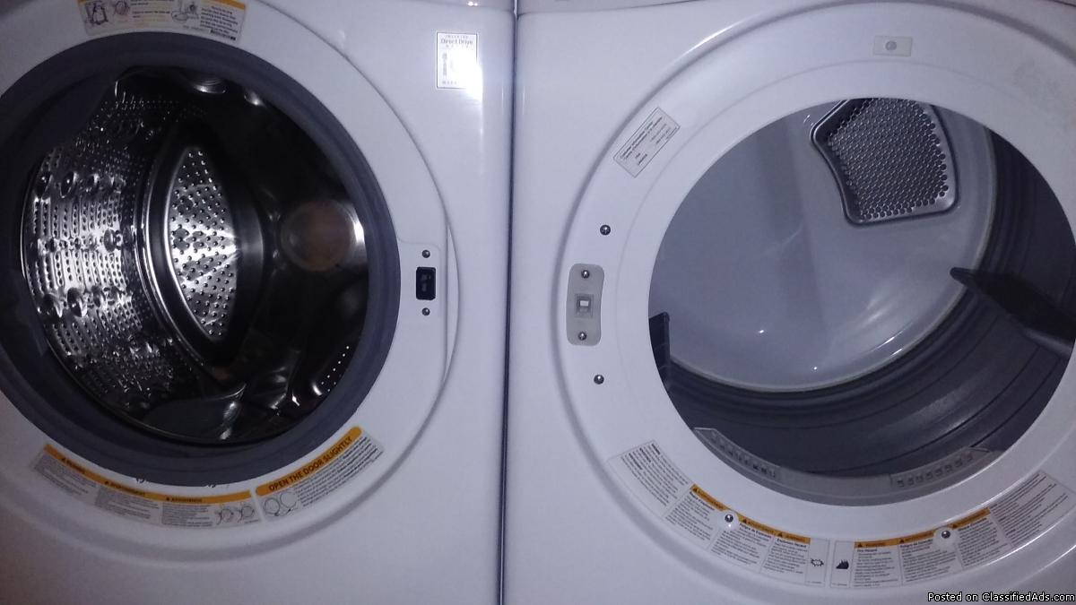 Scratch & Dent LG Front Loading Heavy Duty Washer/gas dryer with Steam, 1