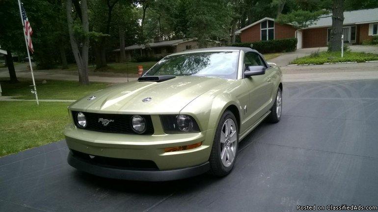 2006 Ford Mustang GT Premium Fang Edition Convertible For Sale in Michigan...