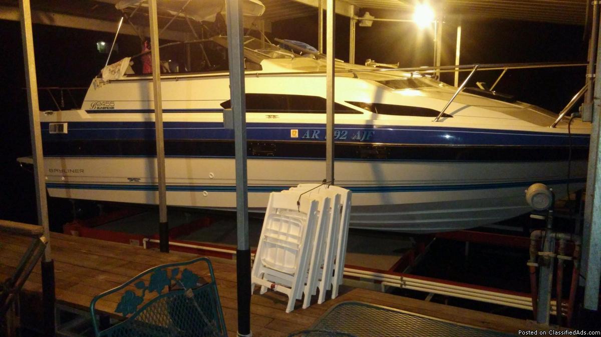 1988 Bayliner 2455 with Trailer and cover