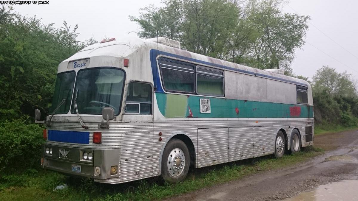 40' 1976 Silver Eagle bus converted to a RV