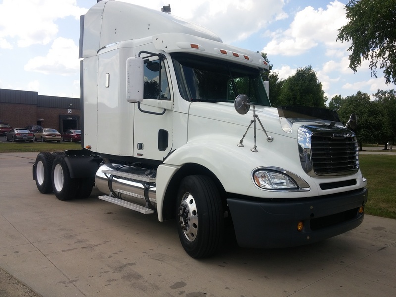 2009 Freightliner Cl120 60 Mid Roof Medina  Conventional - Sleeper Truck