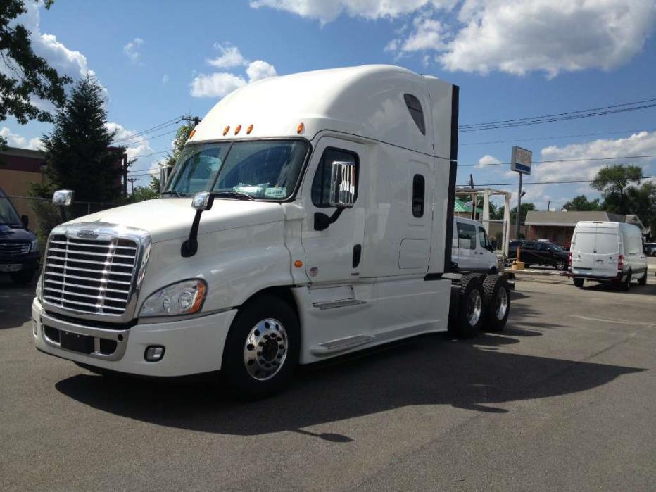 2015 Freightliner Cascadia Evolution  Conventional - Day Cab