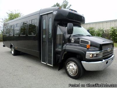 Chevrolet C5500 25 Passenger Shuttle Bus (A4750)