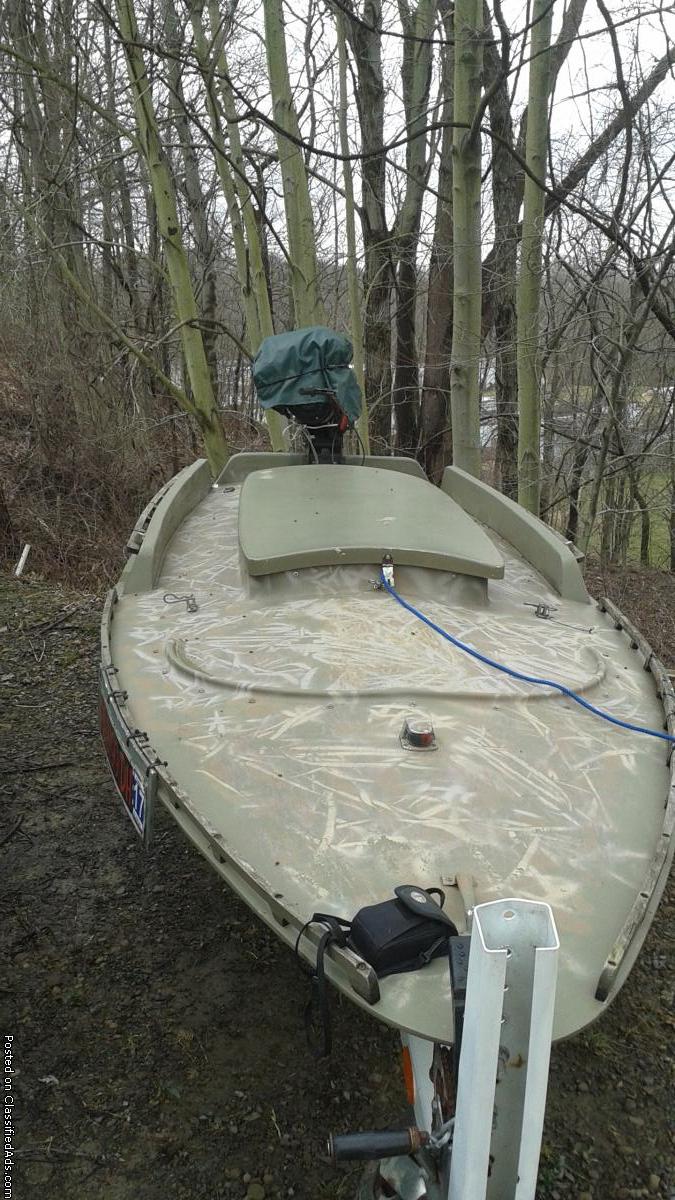 Duck Boat w/ Mud Motor