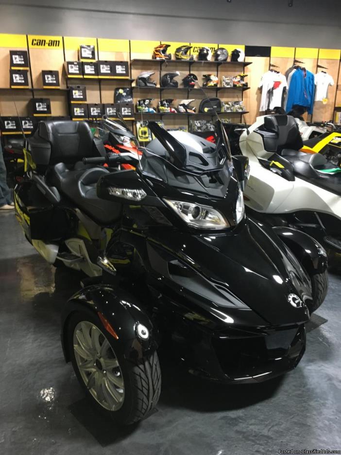 NO HIDDEN FEES! New 2016 Can-Am Spyder RT SE6 Motorcycle in Black ONLY $19595