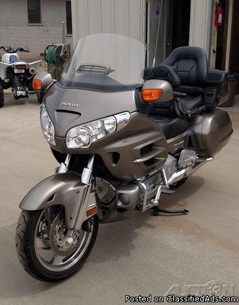 2006 Honda Gold Wing For Sale in Reedley, California  93654