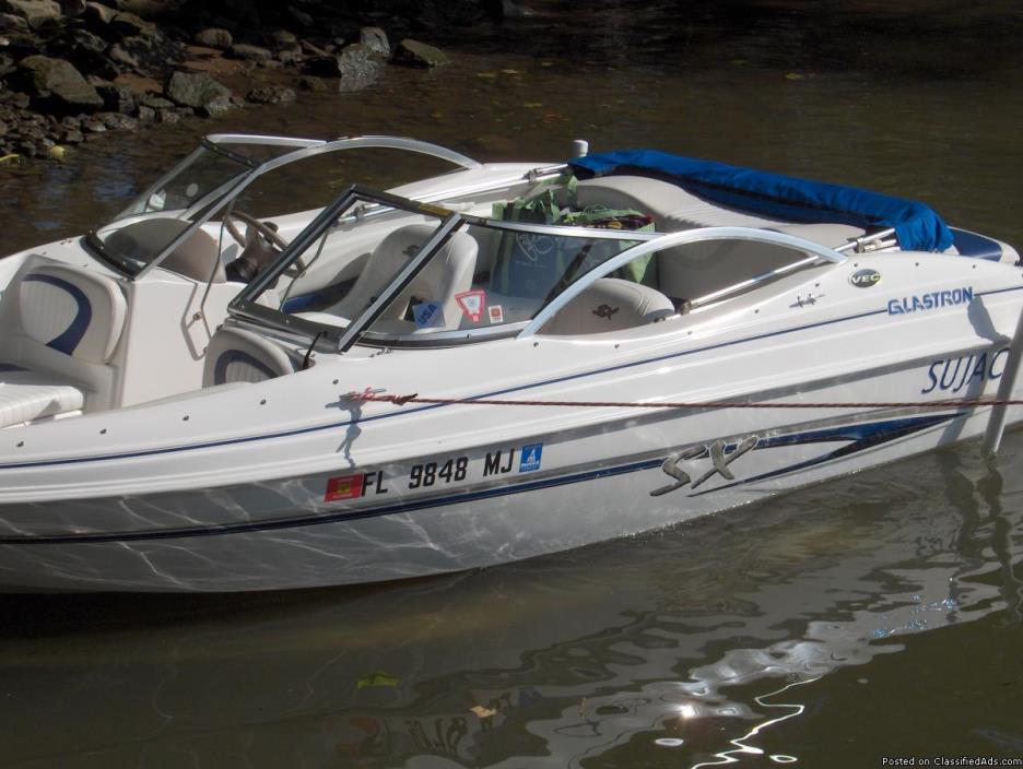 2004 Glastron 17' Runabout