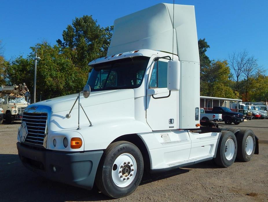 2005 Freightliner Century 120  Conventional - Day Cab