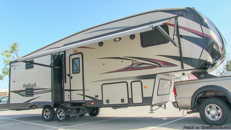 2014 Keystone Outback 296FRS triple-slide 5th wheel, Louisville KY.