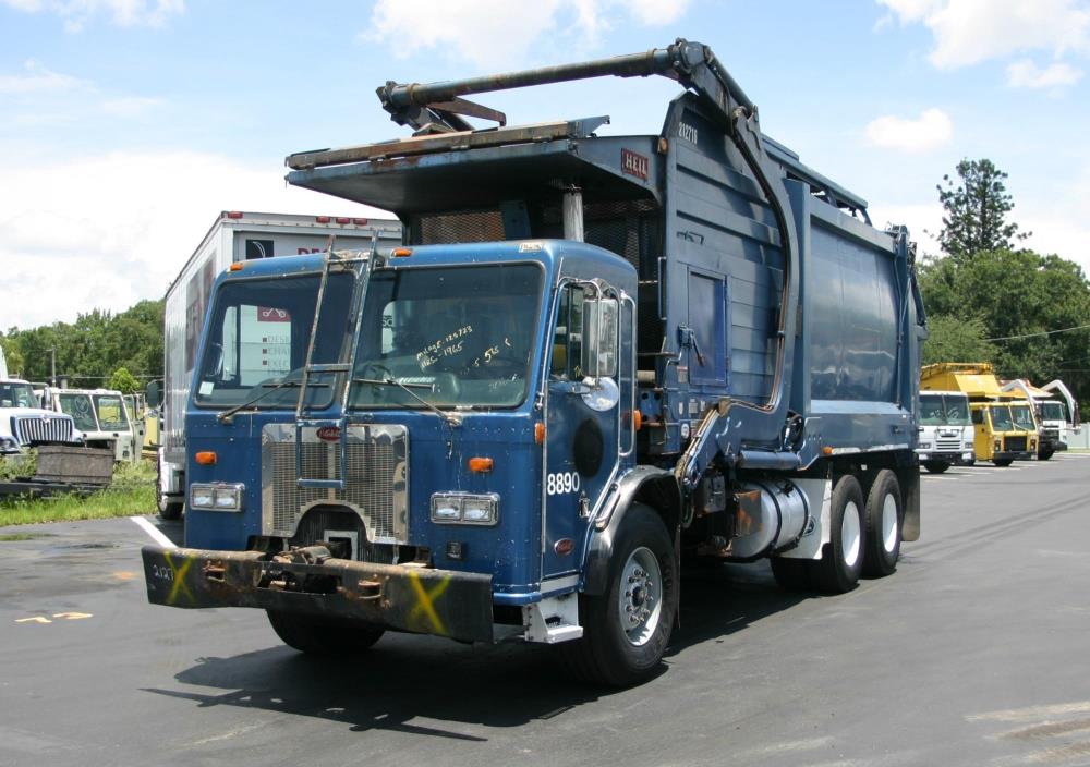 2002 Peterbilt 300  Garbage Truck